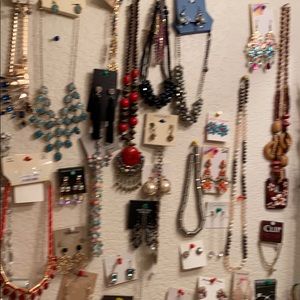 Jewelry, shoes,clothes and much more!!!!😁🙇‍♀️🙏